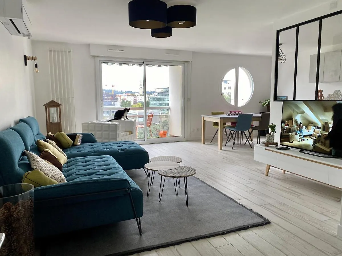 Superbe Appartement 100M2, Vue Imprenable Saone kontakter